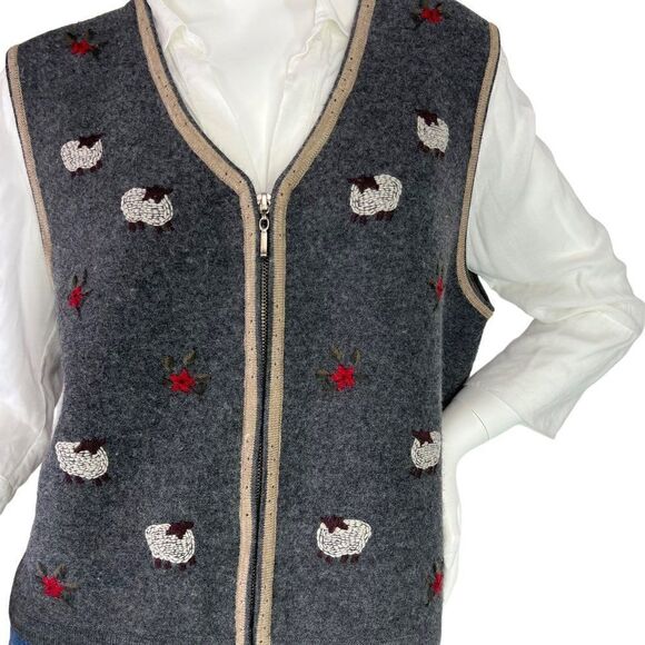 Woolrich Gray Wool Zip Sweater Vest Embroidered Sheep &  Red Flowers Size Medium - Picture 1 of 9